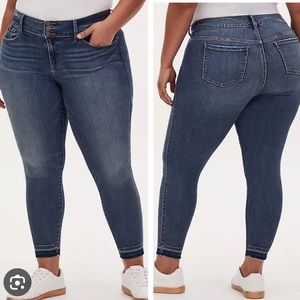 Torrid Feel the Fit Super Soft Jeggings